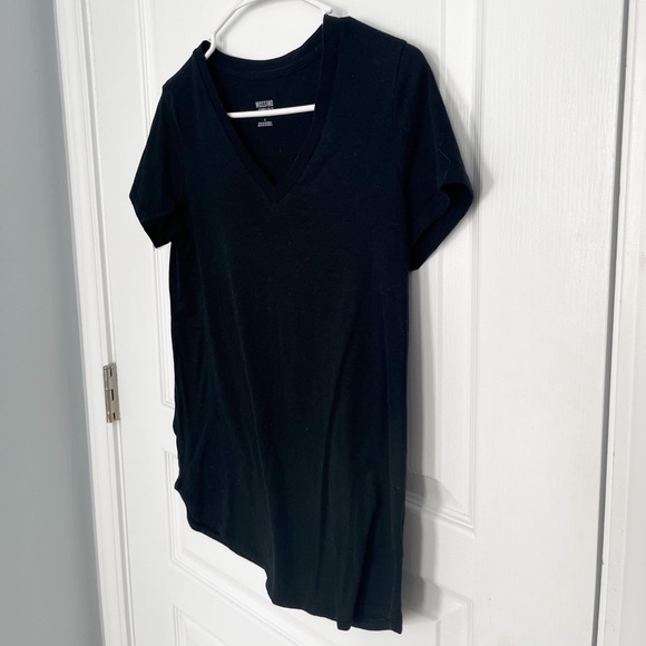 Mossimo Supply Co. Basic Solid V Neck Tee - Black - Picture 4 of 6